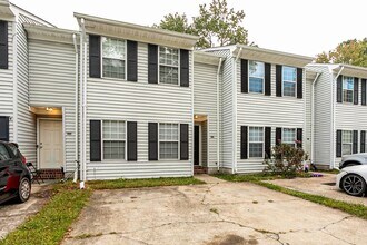 Building Photo - Don't miss the chance to call this Virginia Beach townhouse your home!