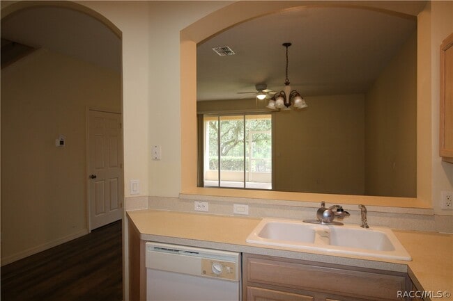 Building Photo - 1600 W Spring Meadow Loop