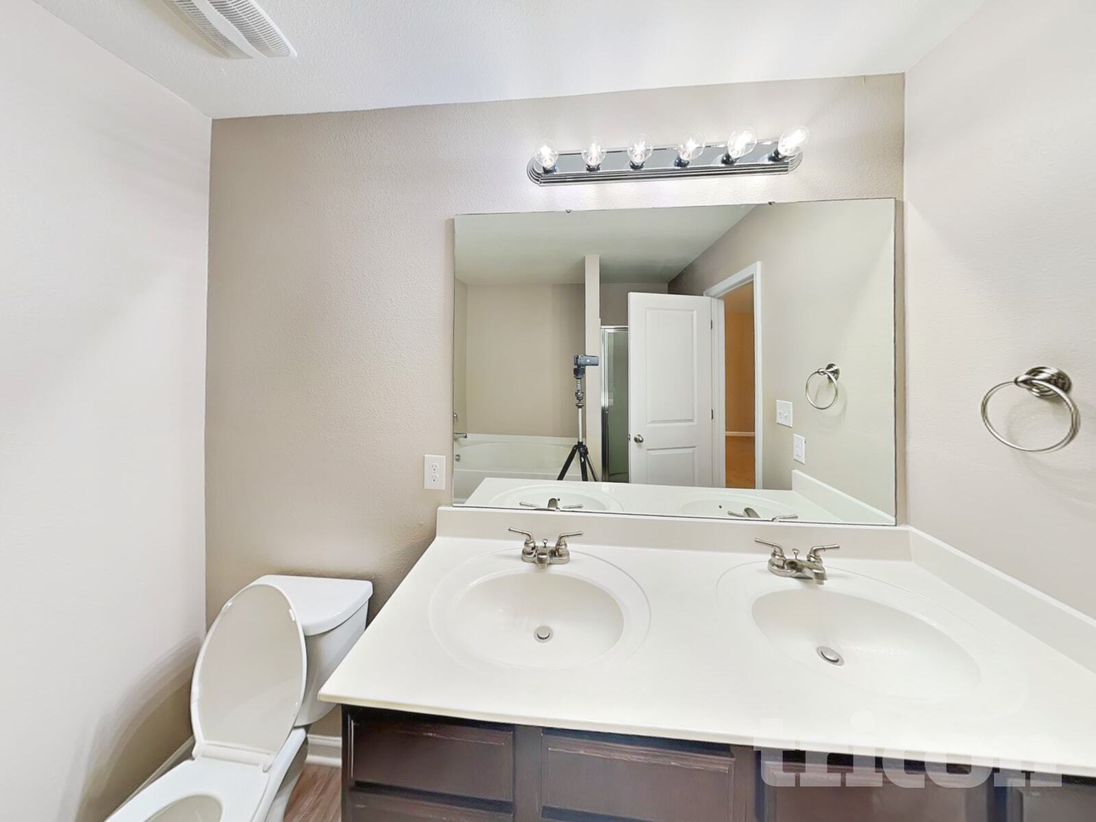 Building Photo - 3707 Alexander Forest Dr