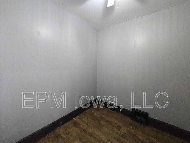 Building Photo - 208 Clay St