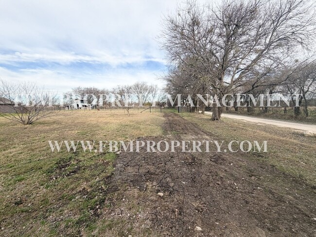 Building Photo - 107 Berrys Chapel Rd