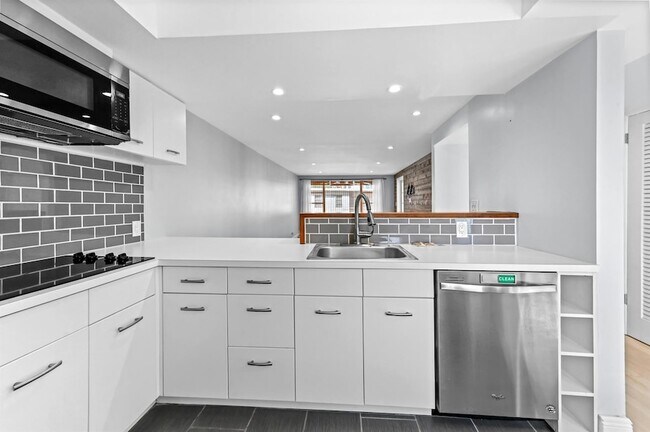 Building Photo - 4500 N Flagler Dr