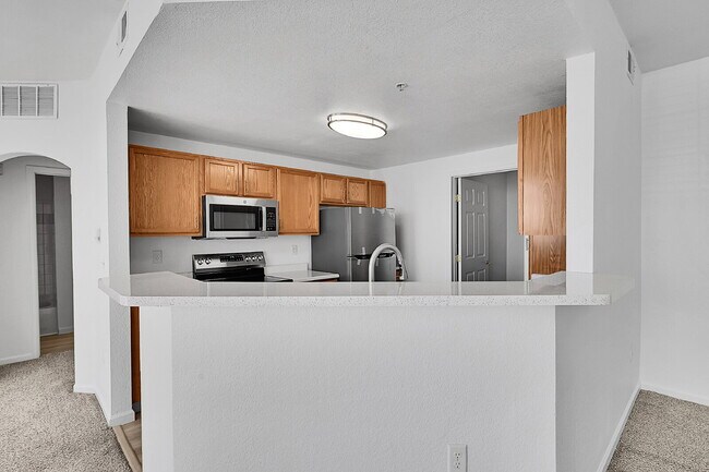 Building Photo - $1,845.95- 2 Bed, 2 Bath Condo in Aurora with AC and In Unit Laundry!