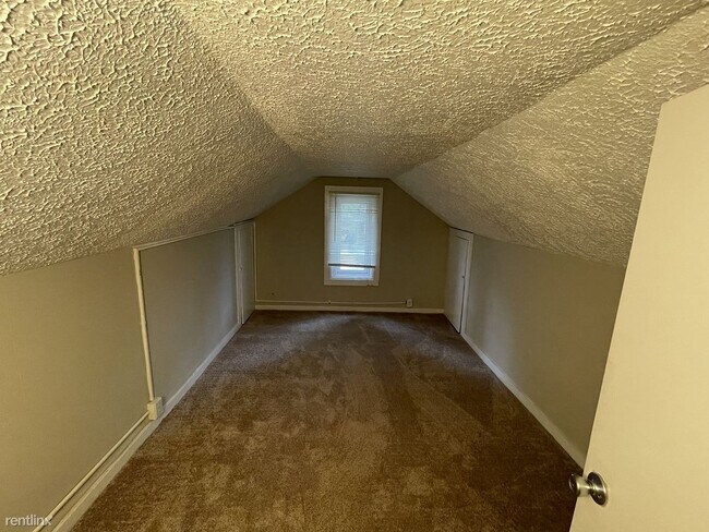 Building Photo - 3 br, 1 bath House - 2418 Dunlap St