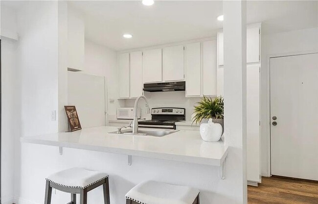 Building Photo - 262 Streamwood