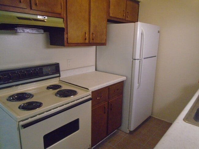 Building Photo - 2 BR Apt near Purdue University