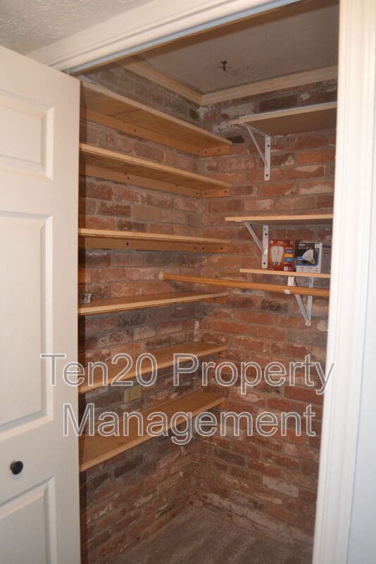 Building Photo - 1815 Marilon Dr