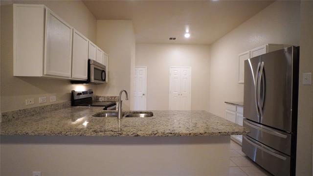 Building Photo - 2024 Wildwood Dr
