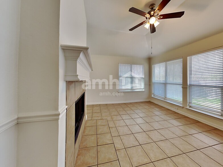 Building Photo - 87 Elmwood Trail