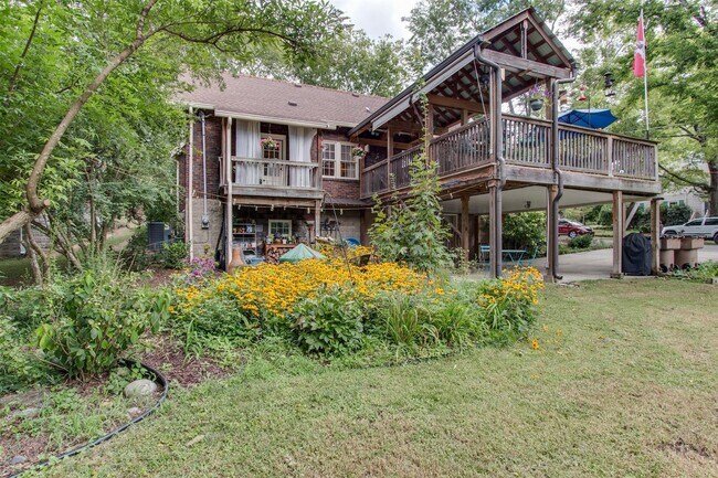 Building Photo - CHARMING RENOVATED TUDOR | WALK TO VANDERBILT & BELMONT