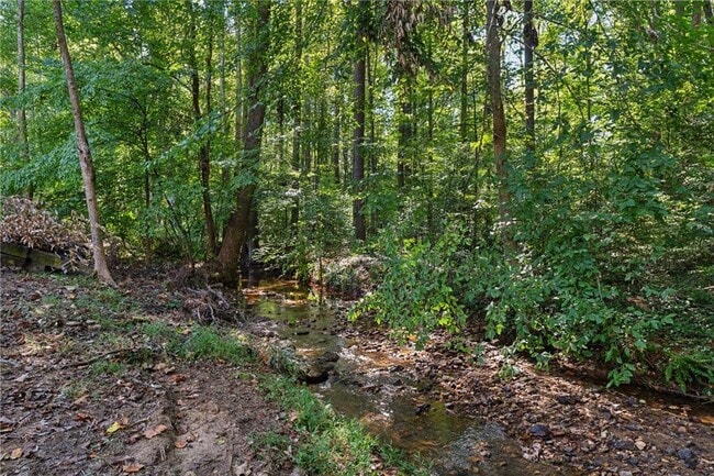 Building Photo - 2684 Forest Way NE