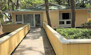 Building Photo - 615 Executive Golf Villas Rd