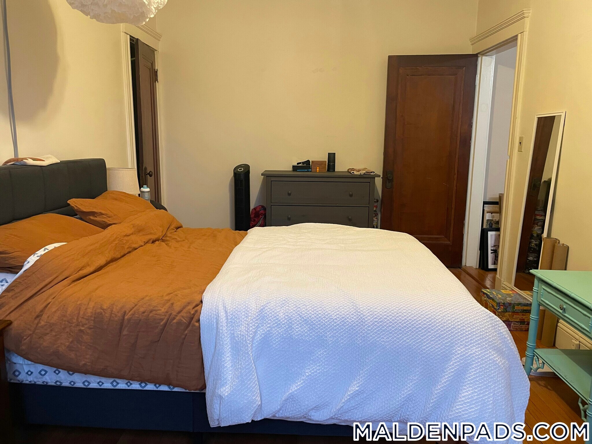 Building Photo - 170 Maple St