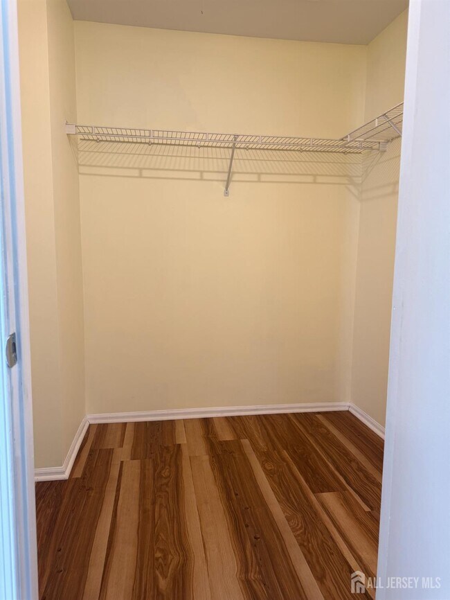 Building Photo - 813 Plymouth Rd