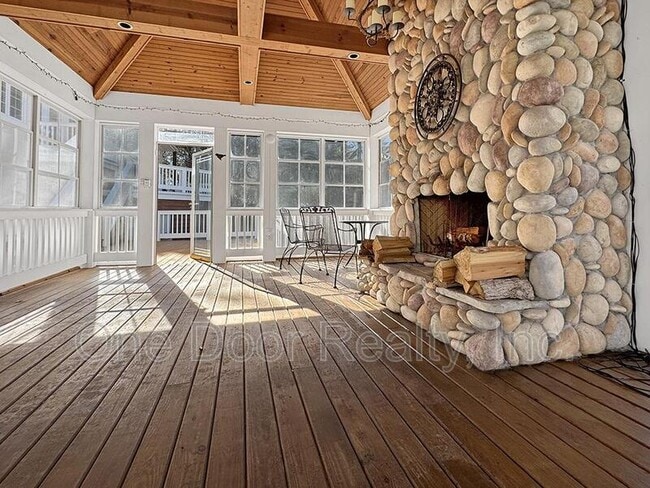 Building Photo - 109 Elizabeth Meriwether