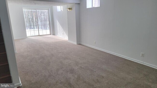 Building Photo - 10011 Welshire Dr