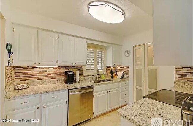 Building Photo - 1729 Minutemen Causeway