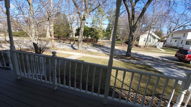 Building Photo - 424 11th St