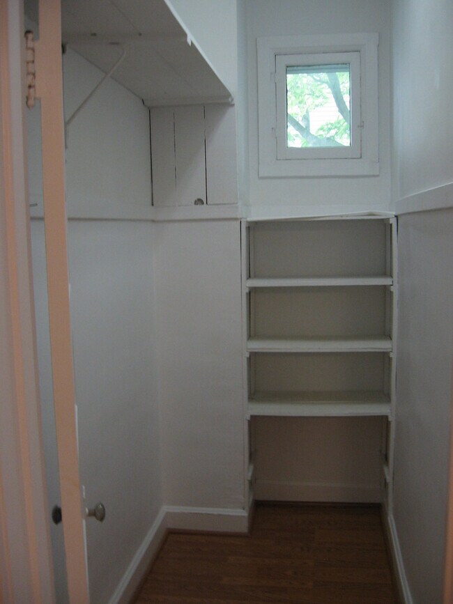 Building Photo - 3916 N Kildare Ave