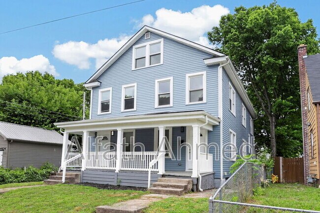 Building Photo - 1768 Kent St