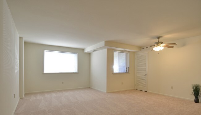 Building Photo - Parkside Apartments