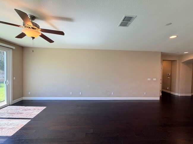 Building Photo - 1587 Manzanita Way
