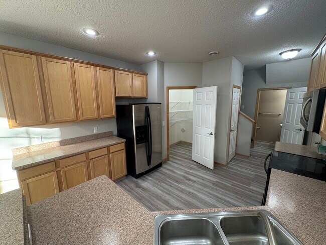 Building Photo - 3443 Cherry Ln