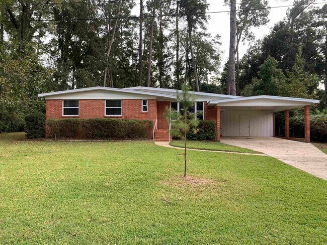 Building Photo - 1915 Sunset Ln