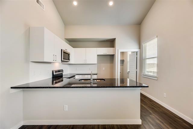 Building Photo - 663 Wheatfield Dr