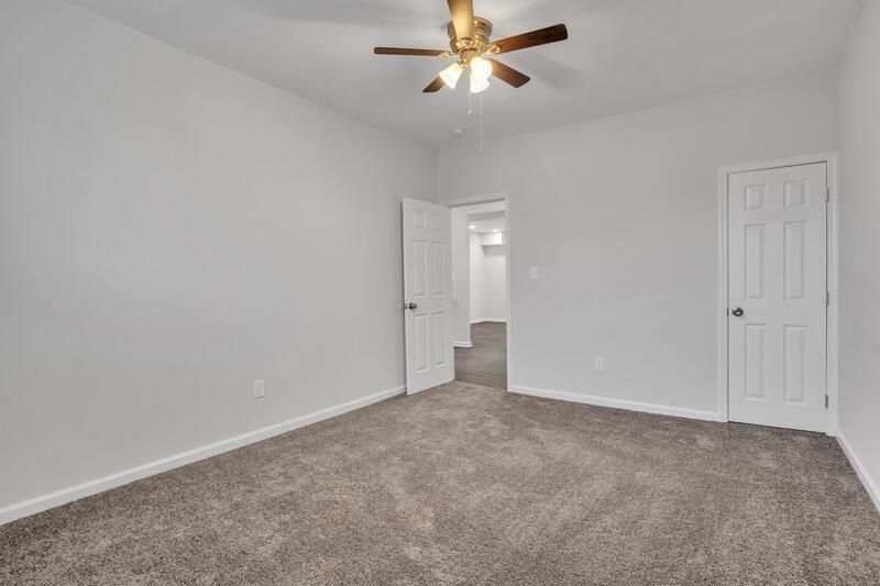Building Photo - 810 Brooks Ln