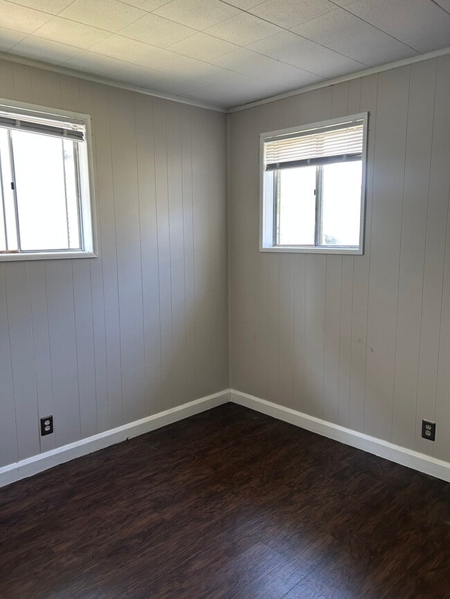 Building Photo - 3 Bedroom, 2 Bathroom House in Martins Ferry