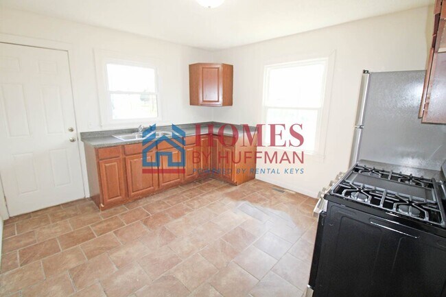 Building Photo - Westside | Two Bedroom House | Updated