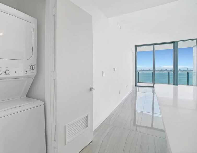 Building Photo - 480 NE 31st