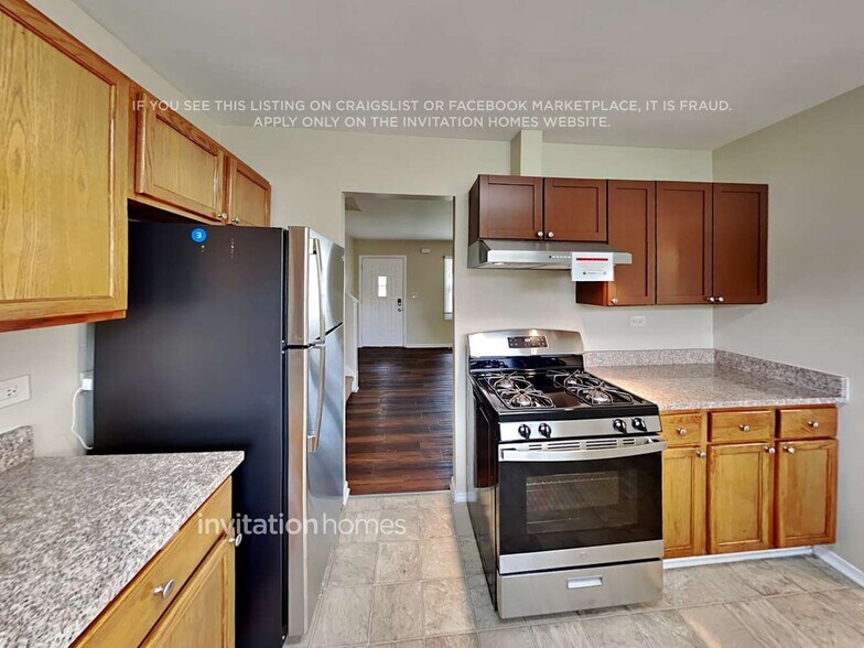 Building Photo - 6899 Meadowbrook Ln