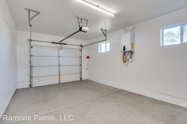 Building Photo - 1400 Ramona Ave