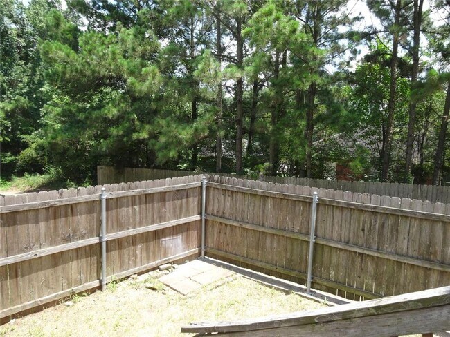 Building Photo - 107 Yegua Cir