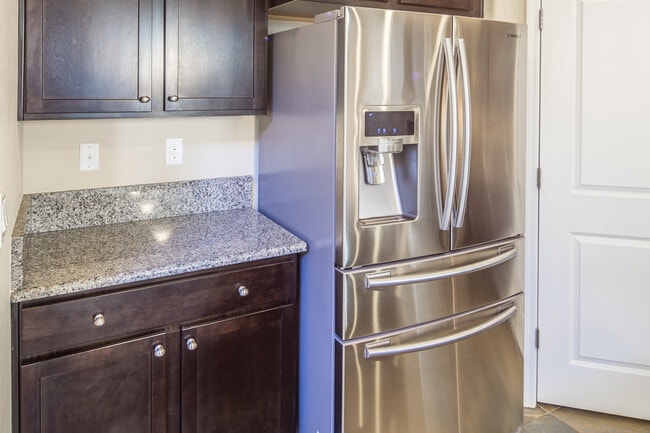 Building Photo - ABSOLUTELY STUNNING HOME IN POSH DOWNTOWN SUMMERLIN!