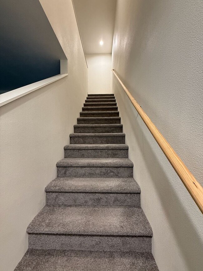 Building Photo - 1817 Spokane