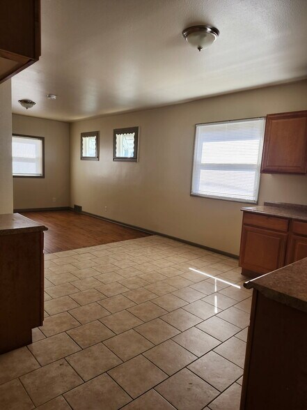 Building Photo - 4821 N 19th Pl