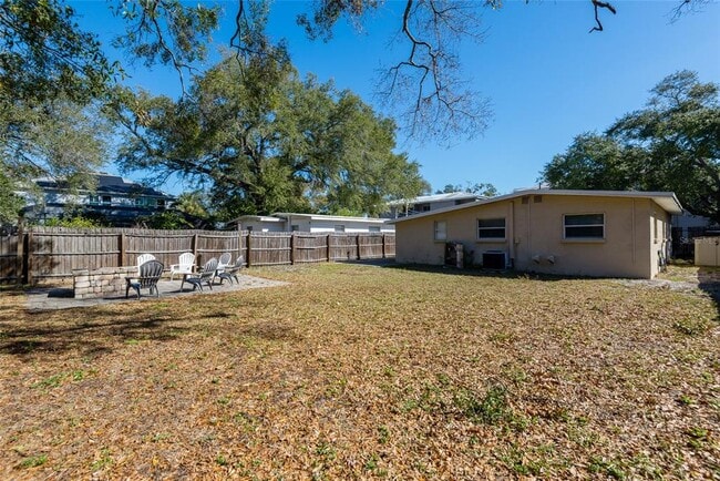 Building Photo - 2407 S Harold Ave