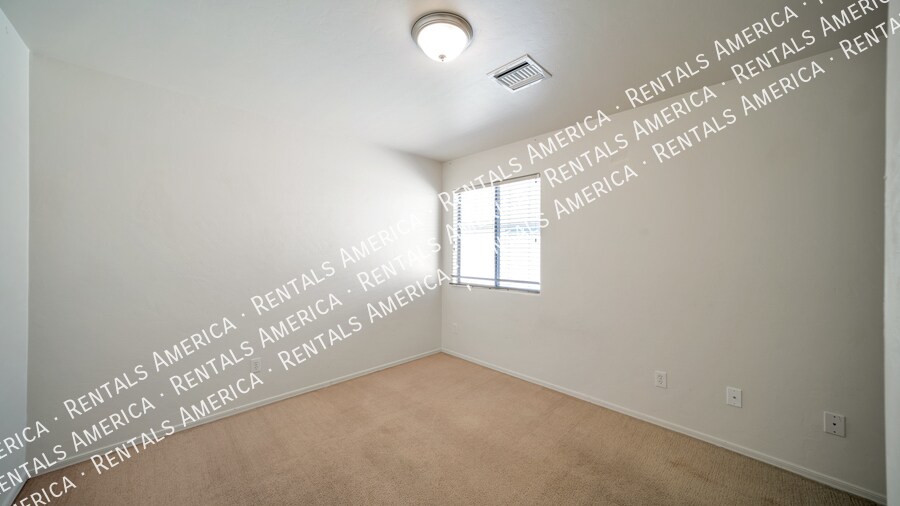 Building Photo - 3976 E Isaiah Dr