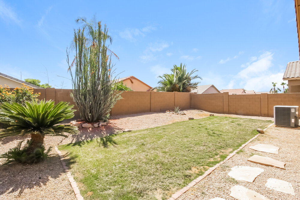Building Photo - 9909 E Onza Ave