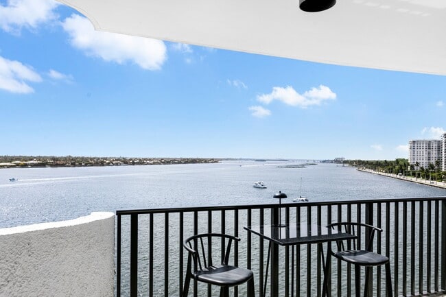 Building Photo - 1200 S Flagler Dr