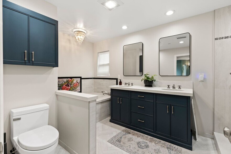Building Photo - 1096 Canyon View Dr