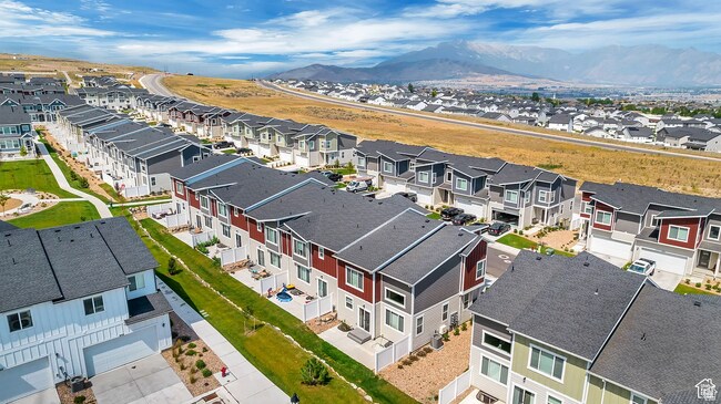 Building Photo - 2003 Red Yearling Dr