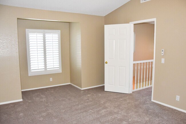 Building Photo - Beautiful 2 Story Home For Rent