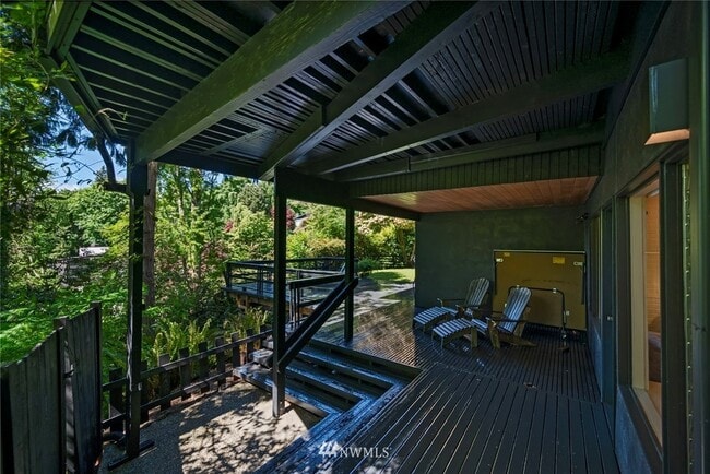 Building Photo - 3425 Magnolia Blvd W