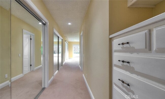 Building Photo - 16612 Park Ln Cir