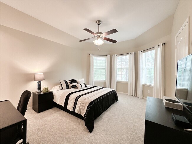 Building Photo - 6118 Coastal Grove Ln
