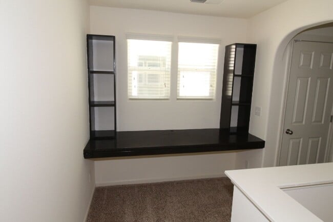 Building Photo - 1529 N Rendezvous Way